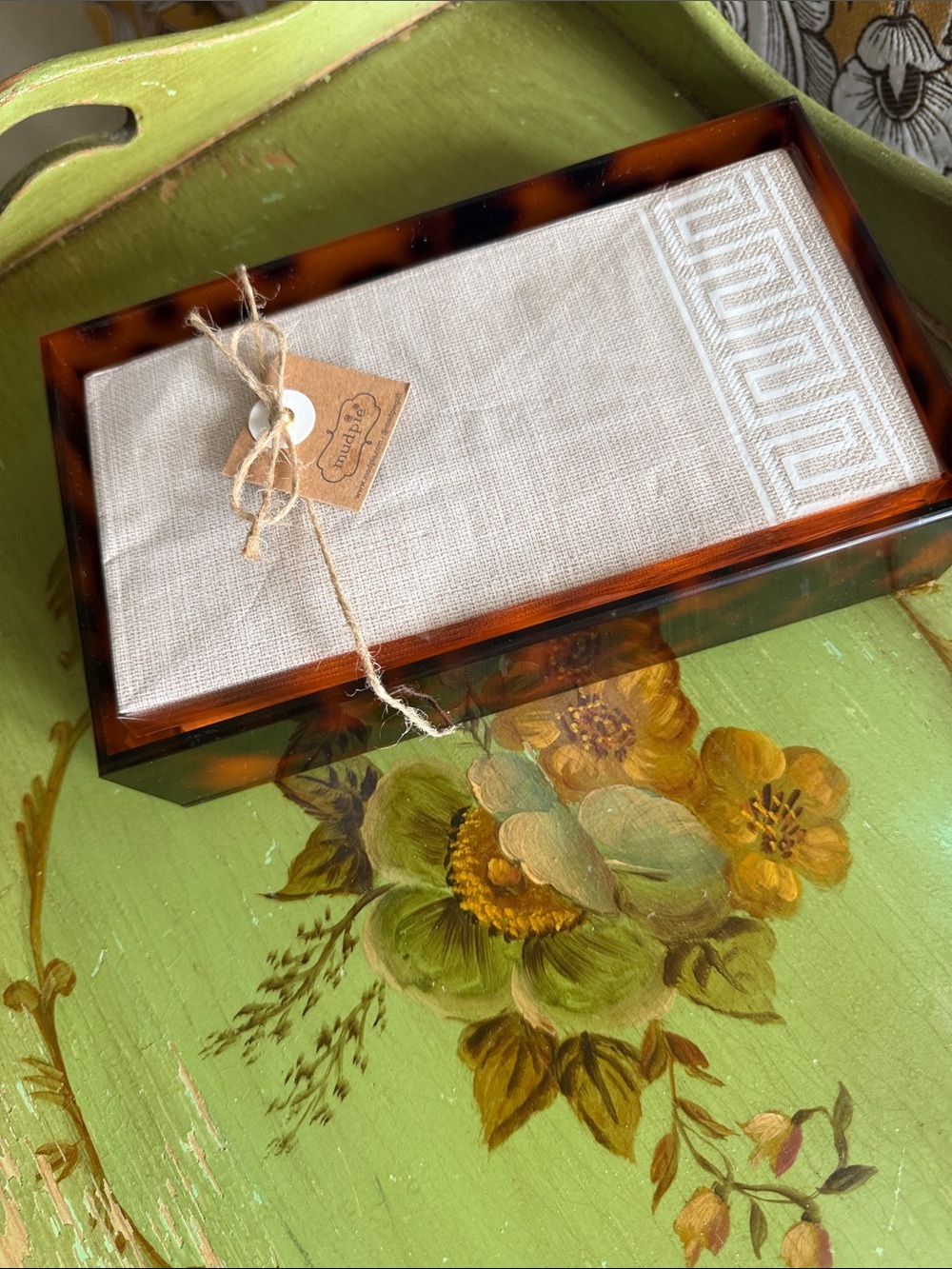 Mud Pie Tortoiseshell Napkin Box with Cream Linen Napkins